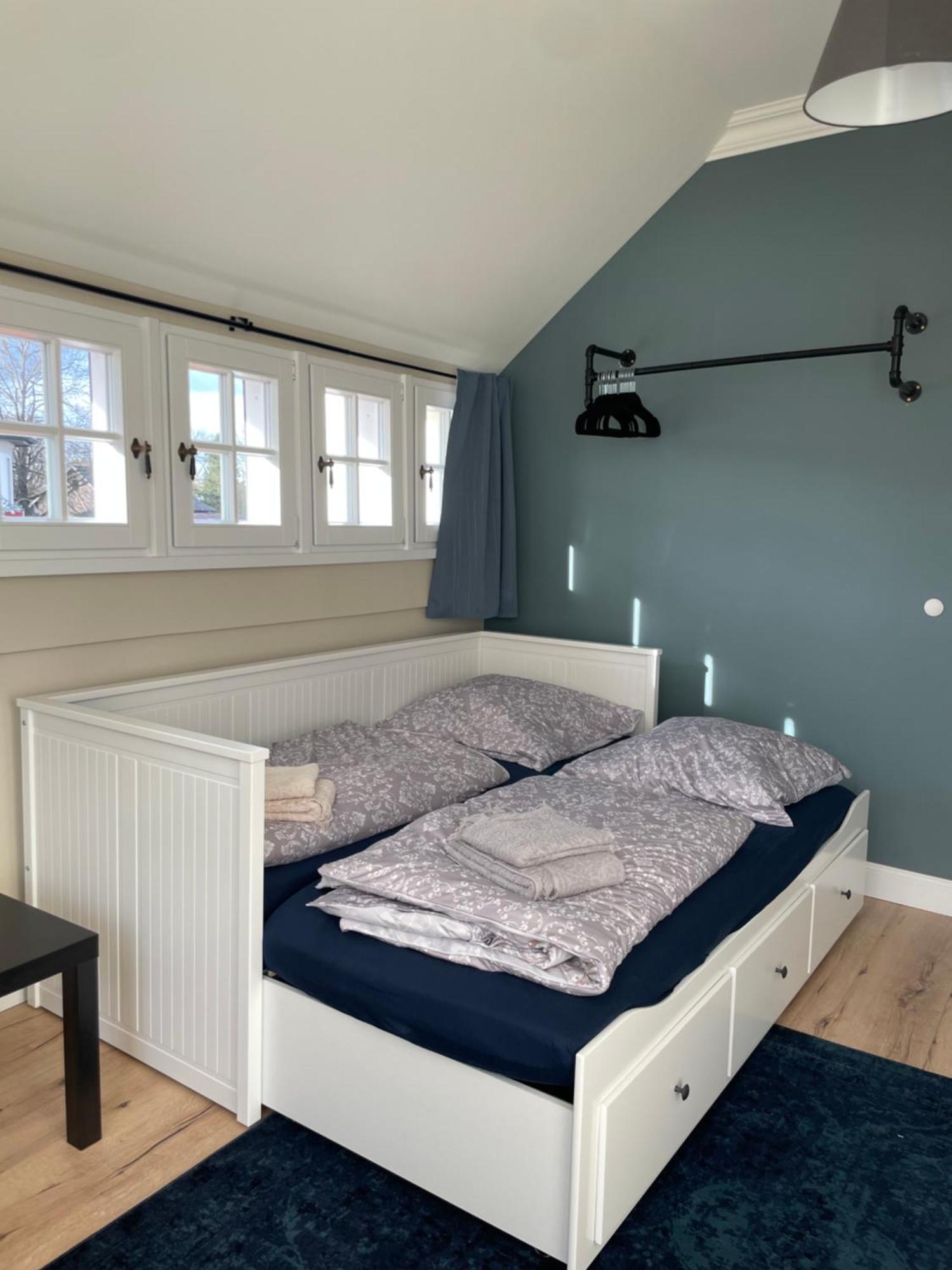 Luxus Lindenhof Apartments -Ferienwohnungen In Friesland An Der Nordsee Am Naturschutzgebiet Urwald Neuenburg  Habitación foto