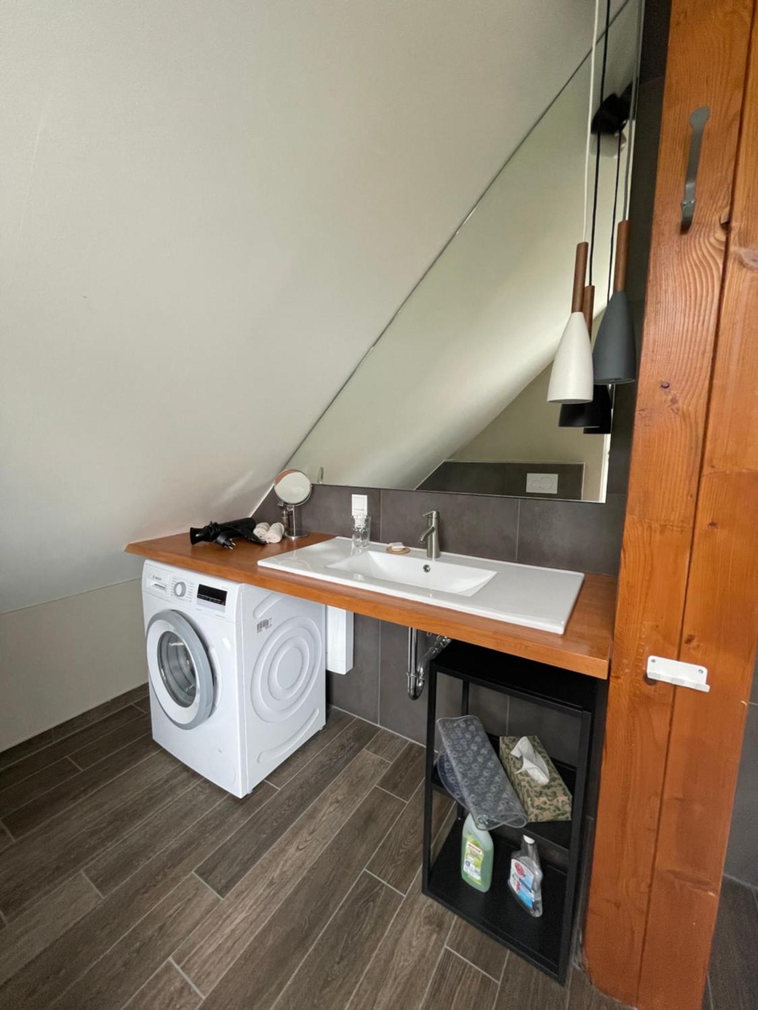 Luxus Lindenhof Apartments -Ferienwohnungen In Friesland An Der Nordsee Am Naturschutzgebiet Urwald Neuenburg  Habitación foto